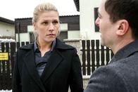 Janus – Franziska Weisz (Cara Horvath), Alexander Pschill (Leo Benedikt).