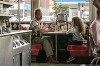 Happy! – Nick Sax (Christopher Meloni, l.); Hailey Hansen (Bryce Lorenzo, r.)