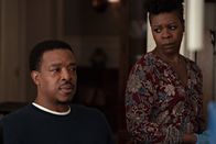 Lincoln Rhyme: Der Knochenjäger – Lincoln Rhyme (Russell Hornsby, l.); Claire (Roslyn Ruff, r.)