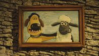 Shaun das Schaf – Das Bild über Shauns Bett hängt schief. Und das soll auch so bleiben.
