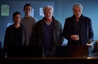 Tatort – Beobachten eine Befragung im Dortmunder Polizeipräsidium: Nora Dalay (Aylin Tezel), Jan Pawlak (Rick Okon) mit Ivo Batic (Miroslav Nemec) und Franz Leitmayr (Udo Wachtveitl).