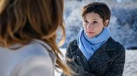 Sturm der Liebe – Eleni (Dorothée Neff, r.) beeindruckt Alexandra (Daniela Kiefer, l.) mit ihren Ideen für die AG.