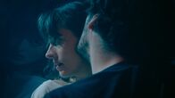 30 Tage Lust – Freddy (Linda Blümchen) mit Requisiteur Jan (Timocin Ziegler), den sie im Theater zufällig kennengelernt hat.