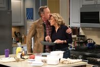 Last Man Standing – Mike Baxter (Tim Allen, l.); Vanessa Baxter (Nancy Travis, r.)