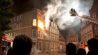 SOKO Wismar – Szenenfoto Dreharbeiten: Ein Haus brennt.