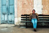 Solino – Heimgekehrt: Als anerkannter Filmemacher und Kinobetreiber lebt Gigi (Barnaby Metschurat) wieder in seinem apulischen Geburtsort.