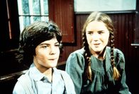 Unsere kleine Farm – Albert (Matthew Laborteaux, l.) und Laura (Melissa Gilbert, r.) haben eine zündende Idee ...