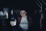 Malcolm mittendrin – Malcolm (Frankie Muniz) haust auf dem Dachboden seiner Freundin, weil er von zu Hause abgehauen ist.