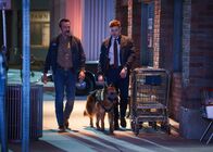 Navy CIS: Origins – Mike Franks (Kyle Schmid, l.); Bernard Randolf (Caleb Foote, r.)