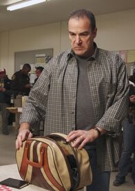 Criminal Minds – Jason Gideon (Mandy Patinkin) ist im Nervenkrieg mit dem furchterregendsten und gefährlichsten Serienkiller seiner Karriere ...