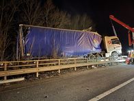 LKW-Bergung extrem – Sa, 28.05., 21:10 Uhr