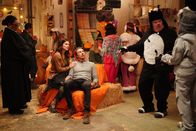 Bless This Mess – (v.l.n.r) Constance (Pam Grier); Rio (Lake Bell); Mike (Dax Shepard); Kent (Jim O'Heir)