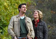 Tierisch verliebt – In dem sanften Tierarzt Sebastian (Gregor Törzs) findet die sensible Katherina (Valerie Niehaus) eine verwandte Seele.