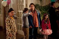 Bad Sitter – L-R: Rodrigo (Kevin Balmore), Slater (Max Records), Noah (Jonah Hill) und Blithe (Landry Bender)