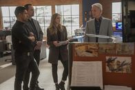 Navy CIS – v.l.n.r.) Nick Torres (Wilmer Valderrama); Timothy McGee (Sean Murray); Ellie Bishop (Emily Wickersham); Leroy Jethro Gibbs (Mark Harmon)