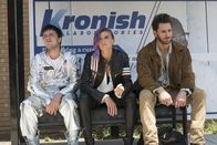 Future Man – (v.l.n.r.) Josh Futturman (Josh Hutcherson); Tiger (Eliza Coupe); Wolf (Derek Wilson)