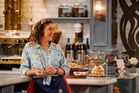 Call Me Kat – Kat (Mayim Bialik)