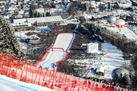 Streif: One Hell of a Ride – Die Streif - Zieleinfahrt und Publikum