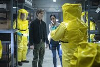 MacGyver – Angus MacGyver (Lucas Till, l.); Desi Nguyen (Levy Tran, r.)