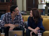How I Met Your Mother – Auf der Suche nach den besten Paten für Marvin: Lily (Alyson Hannigan, r.) und Marshall (Jason Segel, l.) ...