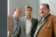 Die Rosenheim-Cops – Die Kommissare Korbinian Hofer, Sven Hansen und Tobias Hartl verfolgen eine heiße Spur (v.li.: Michael A. Grimm, Sven Hansen, Joseph Hannesschläger).