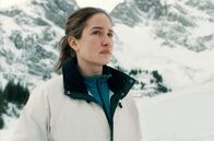 Drei Winter – Anna (Michèle Brand) fällt es schwer, sich von dem Mann zu lösen, den sie liebt.