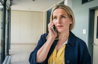 Praxis mit Meerblick – Nora (Tanja Wedhorn) muss im Privatleben einiges wegstecken.