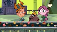 Marcus Level – Die vielen Törtchen auf dem Fließband in Vipkrads Fabrik sehen verlockend aus für Marcus, Ratrick, Ephi und Lumi (von l.).