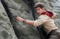 Der Ranger - Paradies Heimat – Nationalpark-Ranger Jonas Waldek (Philipp Danne) ist zum Glück sofort zur Stelle, um Maxi aus der Felswand zu befreien.