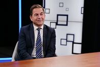 NZZ-Standpunkte – NZZ Standpunkte Perfekter Blindflug: Wie die Schweiz regiert wird Walter Thurnherr Copyright: SRF