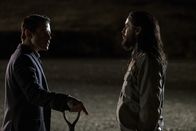 The Little Things – L-R: Jim Baxter (Rami Malek), Albert Sparma (Jared Leto)