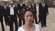 Kung Fu Hustle – Die Landlady (Qiu Yuen) führt die Bewohner des Slums im Kampf gegen die Axt-Gang an.