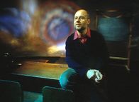 alpha-Centauri – Prof. Lesch moderiert durch die Sendung.