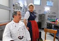 Sturm der Liebe – ARD STURM DER LIEBE FOLGE 1332 Uhr im ERSTEN. Hildegard (Antje Hagen, r.) erkennt, dass sich André (Joachim Lätsch, l.) von Lena getrennt hat.