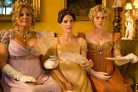 Austenland – Miss Elizabeth Charming (Jennifer Coolidge), Jane Hayes (Keri Russell) und Lady Amelia Heartwright (Georgia King)