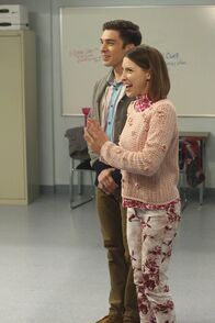 The Middle – Brad (Brock Ciarlelli, l.); Sue (Eden Sher, r.)
