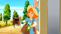 Hexe Lilli – Lilli sieht die Postkutsche ankommen.