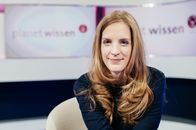 Planet Wissen – Moderatorin Carolin Matzko.