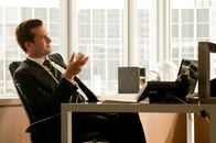 Suits – Harvey (Gabriel Macht) sucht nach einem Weg, dem überlegenen Travis Tanner zuvorzukommen – und zieht Mike zu Rate.
