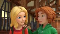 Wendy – Bianca (re.) drängt Wendy (li.) dazu, deren Vater Gunnar die Wahrheit zu sagen.