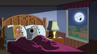 Family Guy – Durch die Joggerin Wendy (l.) entdeckt Brian (r.) nicht nur die Liebe zum Laufen für sich ...