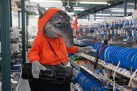 TanzAlarm – Der TanzTapir sucht in den Gängen des Baumarktes nach Batterien für seinen Ghettoblaster.