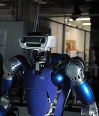 Hightech Revolution - Sternstunden der Technik – Roboter mit menschenähnlicher Statur des DLR.