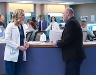 Atlanta Medical – Nicolette Nevin (Emily VanCamp, l.); Kyle Nevin (Corbin Bernsen, r.)