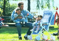 Kuck' mal, wer da spricht 2 – (v.l.n.r.) Mikey (Lorne Sussman); James (John Travolta); Julie (Megan Milner)