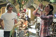 Navy CIS: L.A. – Die Festtage stehen vor der Tür, und Kensi (Daniela Ruah, r.) und Deeks (Eric Christian Olsen, l.) bereiten alles dafür vor ...