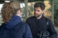 Tatort – Der neue Staatsanwalt Jakob Klasen (Timur Isik) und Kommissarin Leonie Winkler (Cornelia Gröschel) treffen erstmalig aufeinander.