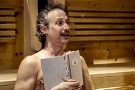 Ostrowski macht Urlaub – Michael Ostrowski sucht Entspannung in der Sauna