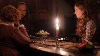 All Is True – Anne Shakespeare (Judi Dench, l.), William Shakespeare (Kenneth Branagh, m.) und Margaret Wheeler (Eleanor de Rohan, r.)