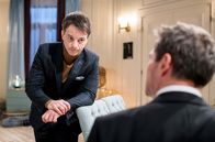 Sturm der Liebe – Robert (Lorenzo Patané, l.) konfrontiert Christoph (Dieter Bach, r.) mit seinem Wissen.